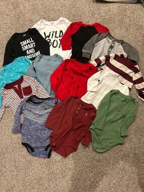 Boys long sleeve shirt lot of 13 size 6-9 months